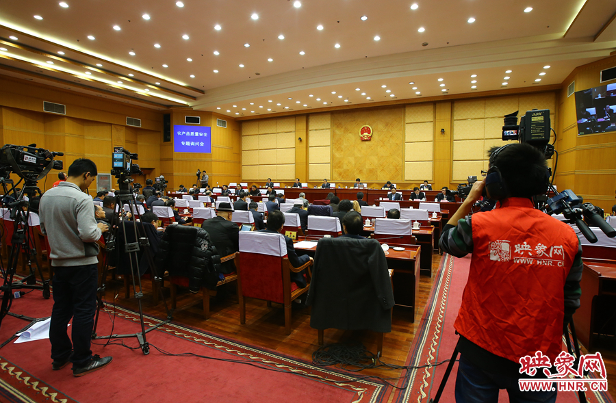 映象網(wǎng)對專題詢問會進(jìn)行全程直播。