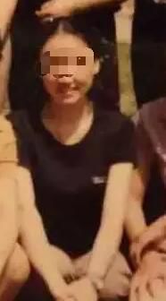 吳老師教音樂，已在該校工作十幾年。