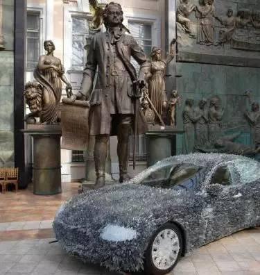 驚！車主用玻璃渣改裝瑪莎拉蒂