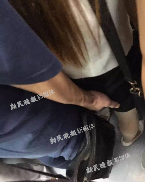 網(wǎng)曝地鐵四號線再現(xiàn)色狼 拍照者:盼當事人不再沉默 網(wǎng)曝地鐵四號線再現(xiàn)色狼 拍照者:盼當事人不再沉默