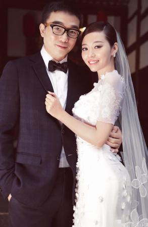 張靚穎婚紗照曝光 姚晨何潔劉惜君送祝福 張靚穎婚紗照曝光 姚晨何潔劉惜君送祝福