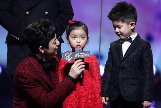 郭德綱五次調侃沙溢兒子是自己的 網友:嘴欠 郭德綱五次調侃沙溢兒子是自己的 網友:嘴欠