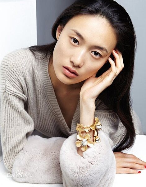 陳冠希女兒首曝光 陳冠希女友是誰？秦舒培個(gè)人資料照片家庭背景