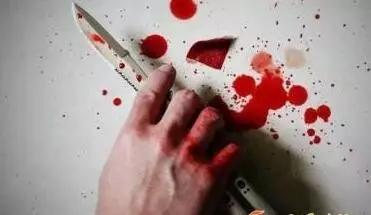 男子用被子捂死妻子 在其胸部、腹部寫下我愛你