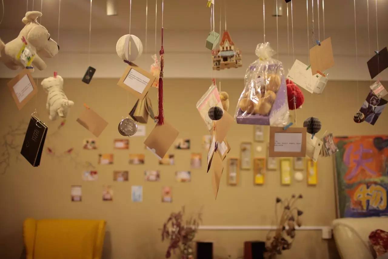 ▲失戀博物館里展示的失戀物品。