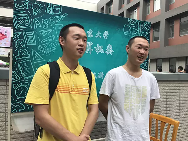 雙胞胎兄弟陳于勤、陳于思。