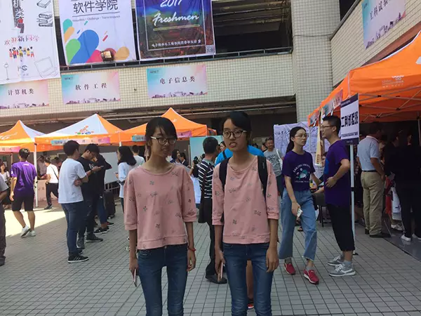 雙胞胎姐妹花劉玲馨、劉玲潔。