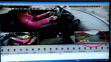 豪車(chē)逼?？荚囓?chē)堵塞考場(chǎng) 考試學(xué)員被嚇懵無(wú)辜掛科