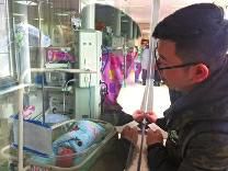 罕見！女子早產(chǎn)4胞胎全是女孩 最輕的僅0.7公斤