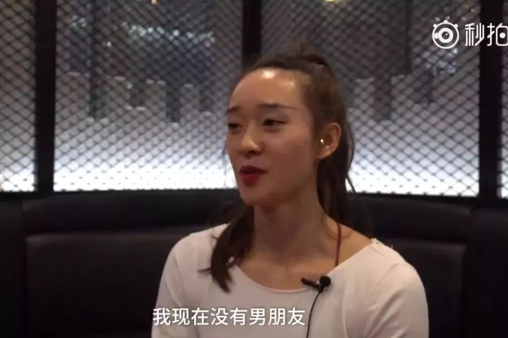 95后女生一身肌肉走紅:為找賊練拳錢包故意露外面 95后女生一身肌肉走紅:為找賊練拳錢包故意露外面