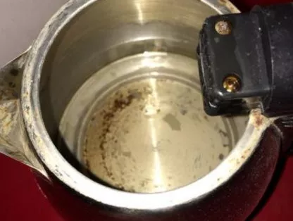 太惡心！女游客竟用酒店燒水壺煮自己的臟內(nèi)褲