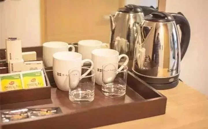 太惡心！女游客竟用酒店燒水壺煮自己的臟內(nèi)褲