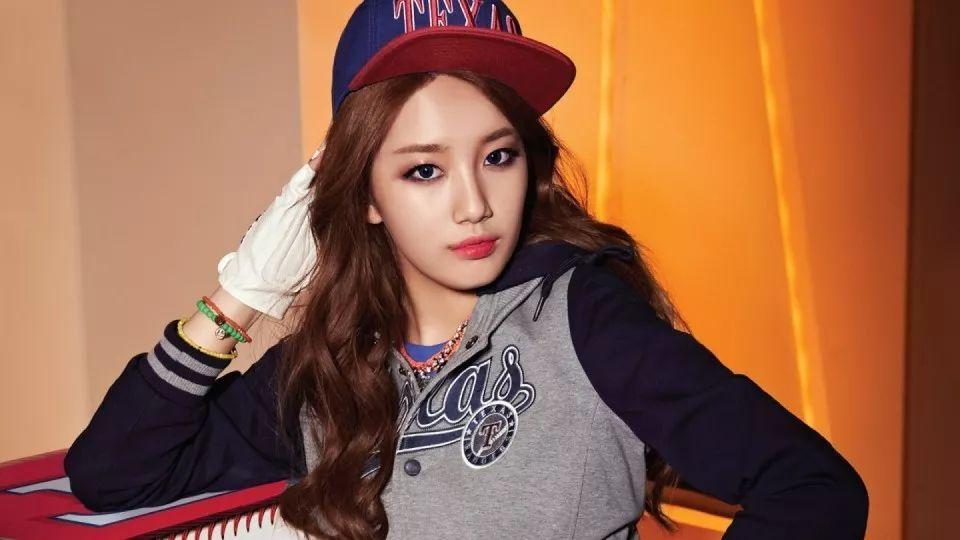 從李敏鎬到李棟旭，再次分手的“男神收割機(jī)”裴秀智被嘲太花心？