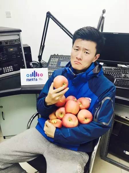 看來，我真的要裸了……