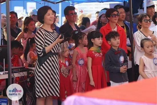 等等，這畫風(fēng)轉(zhuǎn)變太快我不明白了，看見(jiàn)啥了突然這么高興？