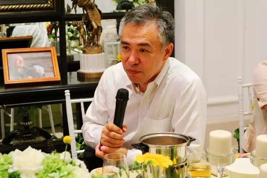 就藝術(shù)品投資收藏、人工智能、基因檢測(cè)等話題，劉東曉博士一一做了分析講解。