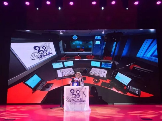 《魅力薇薇笑》節(jié)目現(xiàn)場直播中 《魅力薇薇笑》節(jié)目現(xiàn)場直播中