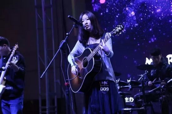 009號(hào) 千千《日》 009號(hào) 千千《日》