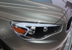 新款起亞凱尊 新款起亞凱尊