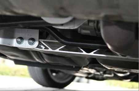 雨后汽車保養(yǎng)重要，別忘清潔汽車底盤