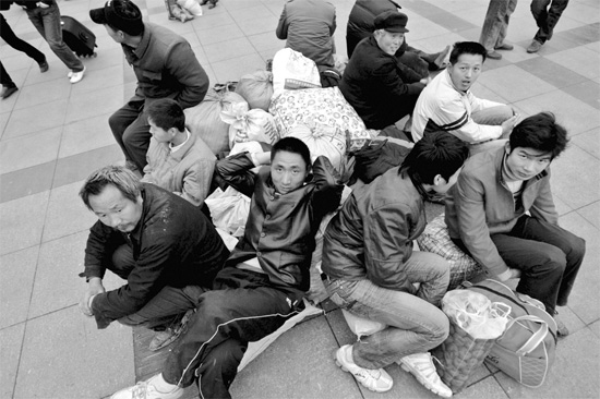 縮小城鄉(xiāng)差距,將減少農(nóng)民工的“候鳥(niǎo)式”遷徙 東方今報(bào)首席記者 張曉冬攝 縮小城鄉(xiāng)差距,將減少農(nóng)民工的“候鳥(niǎo)式”遷徙 東方今報(bào)首席記者 張曉冬攝