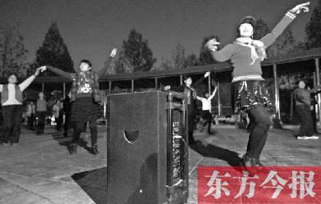 做到既讓跳舞的人有地方，又不影響他人休息，這才是化解矛盾的根本出路