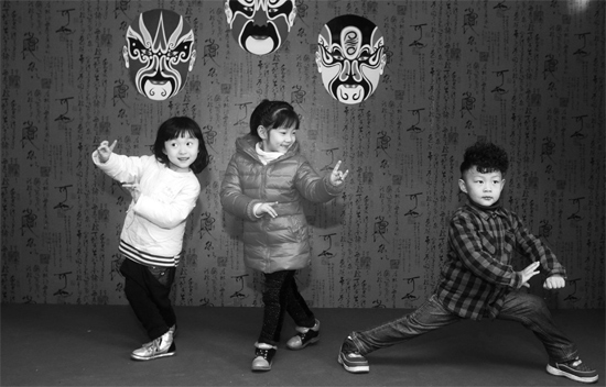 11月19日，鄭州市銘功路小學的金名劇場