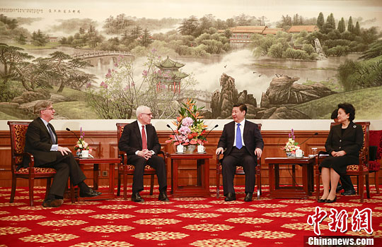 10月23日，中國國家主席習近平在北京釣魚臺國賓館會見清華大學(xué)經(jīng)濟管理學(xué)院顧問委員會海外委員。