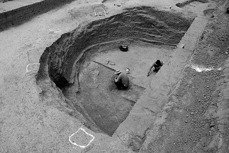 ?？h黎陽倉考古發(fā)掘現(xiàn)場(chǎng)。 張志嵩　攝