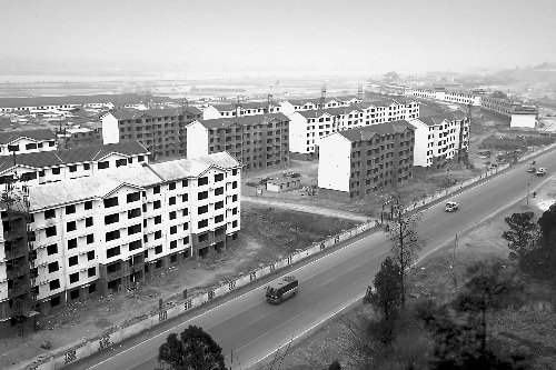 1月14日，宜陽縣正在建設(shè)的靈山新型農(nóng)村社區(qū)已現(xiàn)雛形。