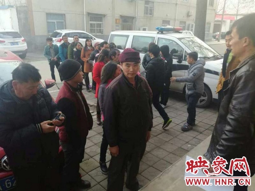 滎陽78名貴州籍農(nóng)民工兄弟拿到工資回家啦！