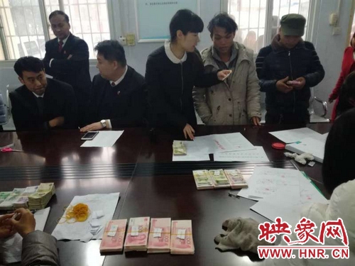 滎陽78名貴州籍農(nóng)民工兄弟拿到工資回家啦！