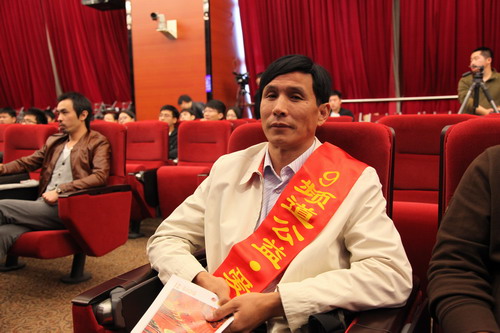 河南平頂山魯山縣電視臺(tái)的記者張朝岑受聘9頻道公益·愛(ài)心形象大使。