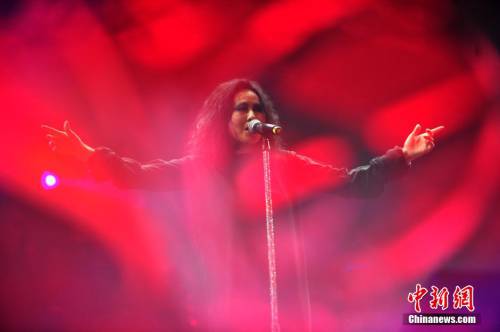 “搖滾女歌手”羅琦在京首開個(gè)唱 “搖滾女歌手”羅琦在京首開個(gè)唱