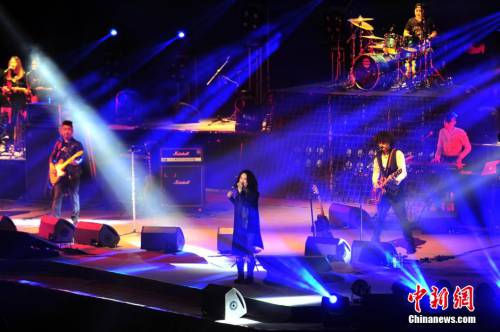 “搖滾女歌手”羅琦在京首開個(gè)唱 “搖滾女歌手”羅琦在京首開個(gè)唱