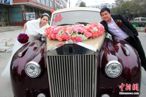 浙江青年千萬級勞斯萊斯迎娶上海新娘 浙江青年千萬級勞斯萊斯迎娶上海新娘