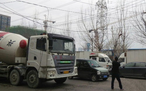 線纜被刮斷影響交通 沈陽昨現(xiàn) 線纜被刮斷影響交通 沈陽昨現(xiàn)