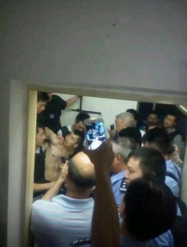 廣東:女店員舉報(bào)小偷慘遭割喉現(xiàn)場 廣東:女店員舉報(bào)小偷慘遭割喉現(xiàn)場