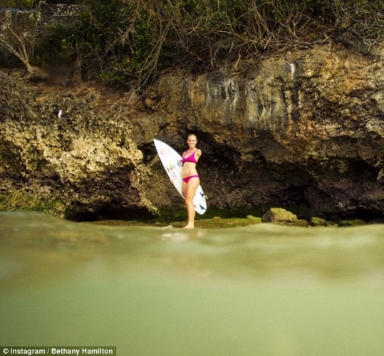 獨臂沖浪高手當(dāng)媽媽 獨臂沖浪高手當(dāng)媽媽