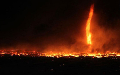 廣東惠州驚現(xiàn)20米高火龍卷 廣東惠州驚現(xiàn)20米高火龍卷