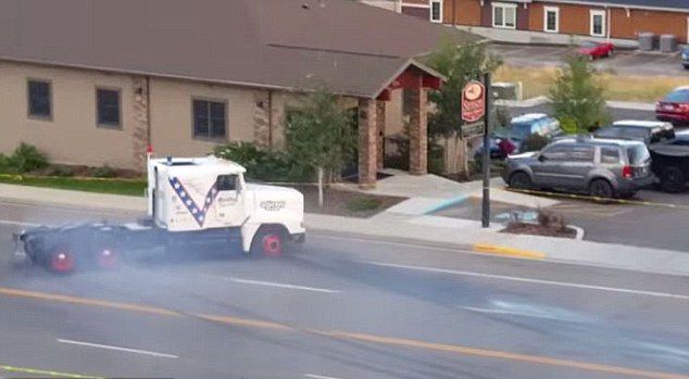 男子駕卡車飛越51米鴻溝刷新世界紀(jì)錄 男子駕卡車飛越51米鴻溝刷新世界紀(jì)錄