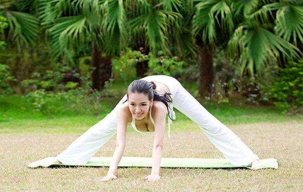 圖為瑜伽教母性感寫真。