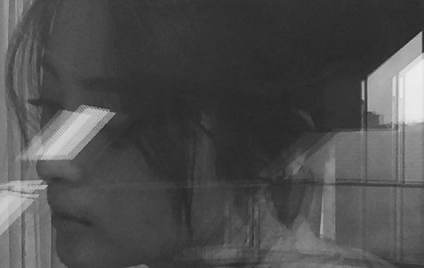 蔣勤勤吊帶美照。