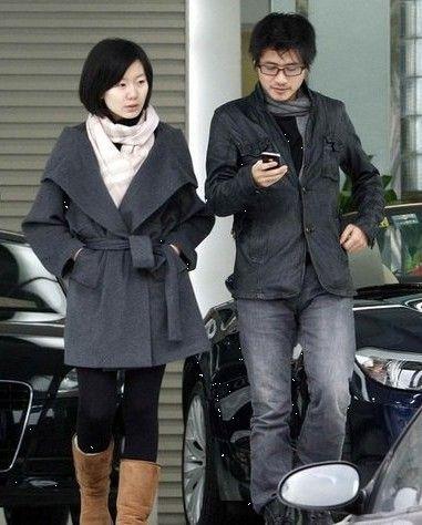 韓寒被曝與女星幽會(huì)老婆又懷2胎友人:不清楚 韓寒被曝與女星幽會(huì)老婆又懷2胎友人:不清楚