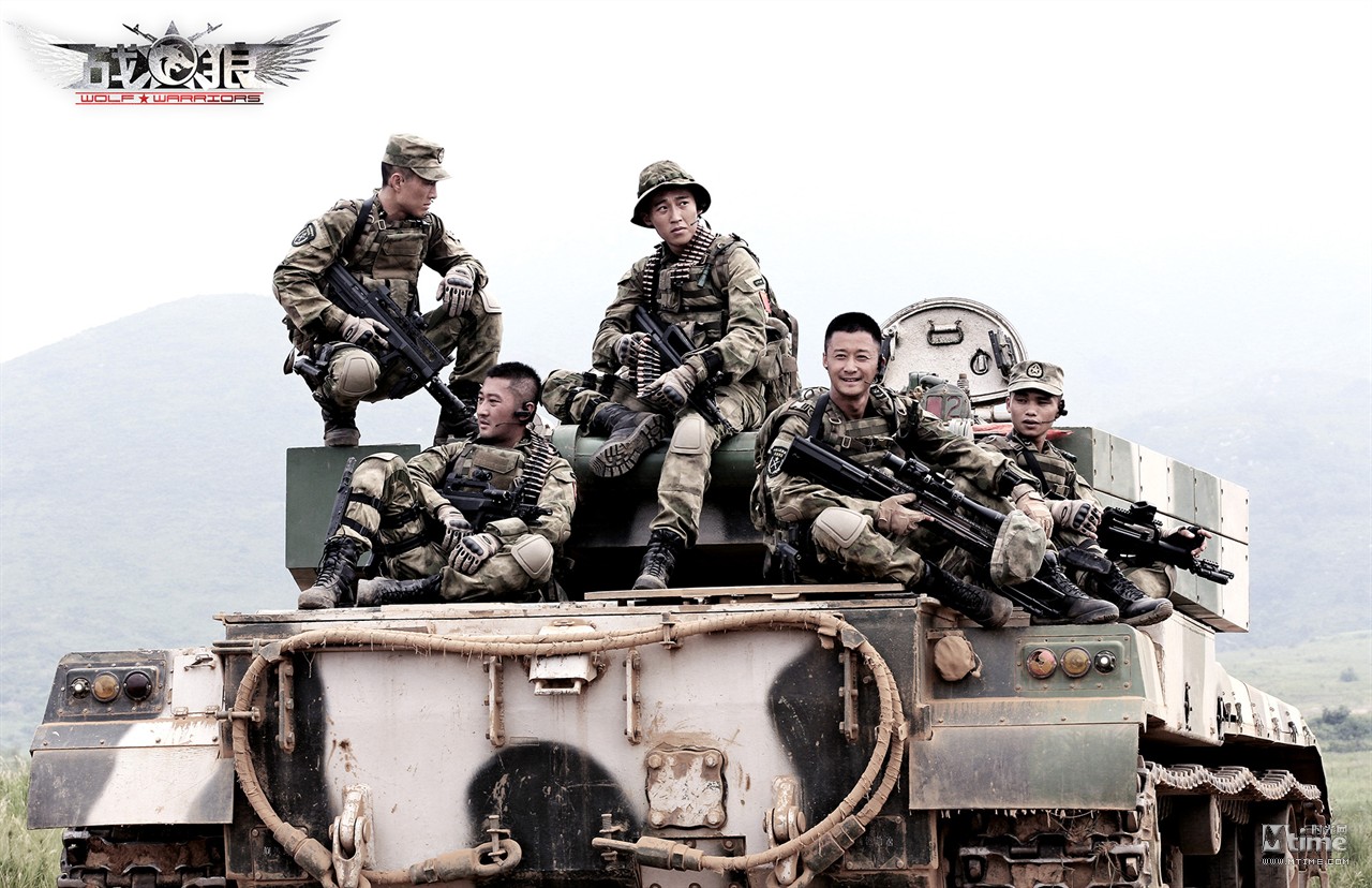 《戰(zhàn)狼》曝純爺們終極海報(bào) 《戰(zhàn)狼》曝純爺們終極海報(bào)