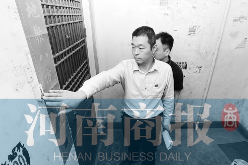 　來(lái)到馬某家，法官被拒之門(mén)外