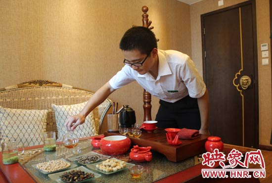 能泡好一杯茶，是李克勤今年夏天最大的收獲。