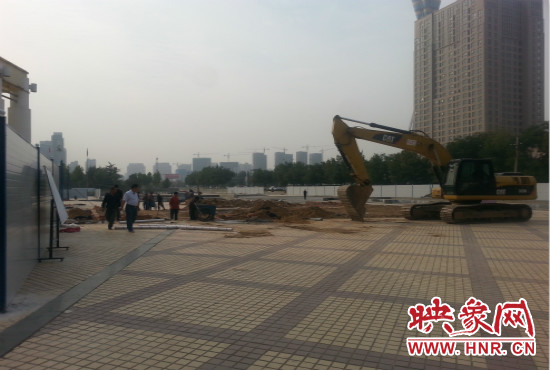 隴海路朝鳳路等三個(gè)站點(diǎn)已經(jīng)實(shí)施圍擋。