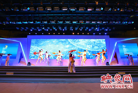 現(xiàn)場(chǎng)表演。