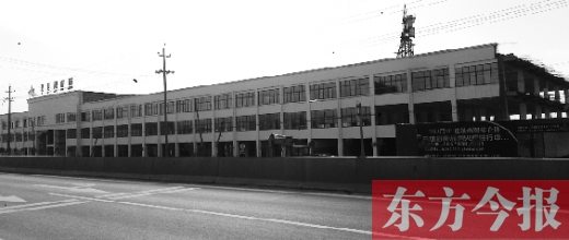 家居建材城已經(jīng)封頂，可耿莊村的安置房還未見蹤影。